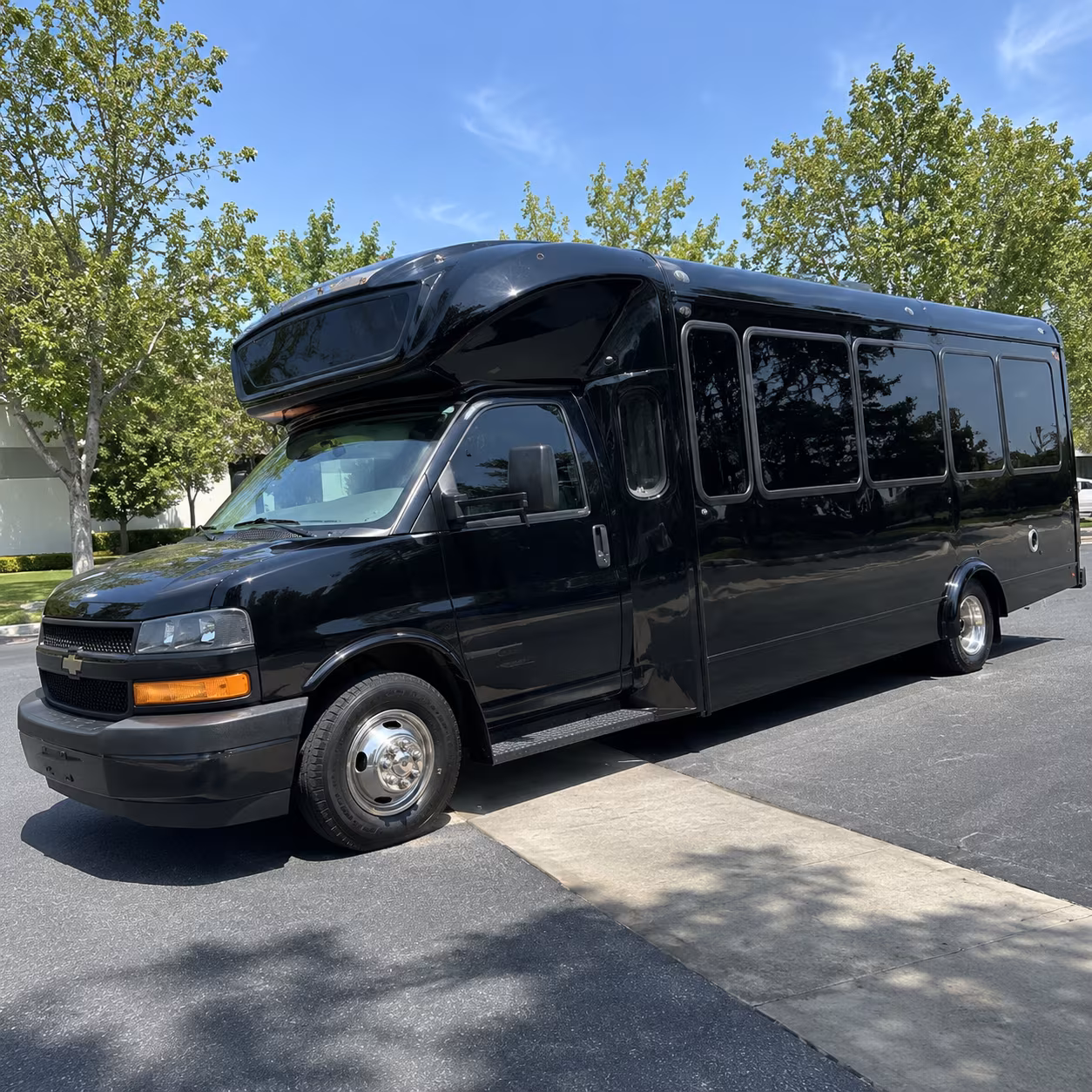 florissant 15 passenger party bus