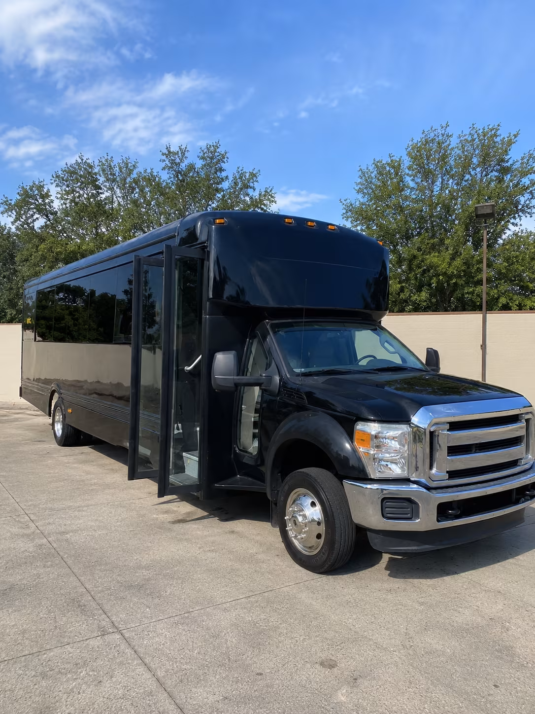 florissant 20 passenger party bus